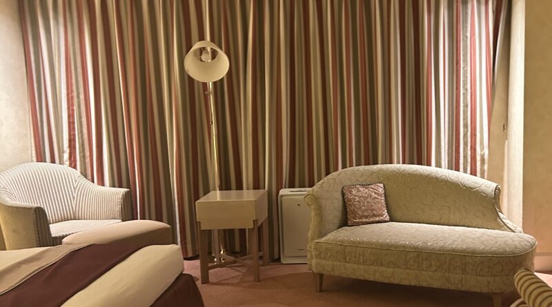 ホテルオークラ東京ベイのデラックスルーム インテリア1