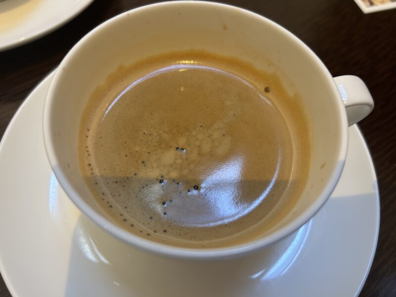 セイボリーが主役のアフタヌーンティー「フォレスト・ブースト」コーヒー 