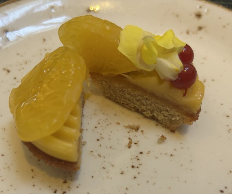 セイボリーが主役のアフタヌーンティー「フォレスト・ブースト」八朔とベルガモットクリーム2