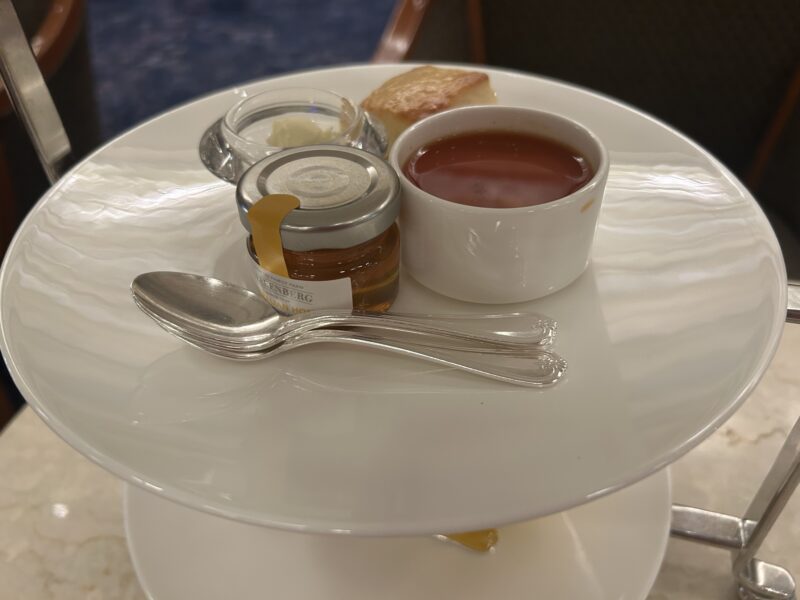 帝国ホテル「ランデブーラウンジ」アフタヌーンティー「ザ・ランデブー」スコーン