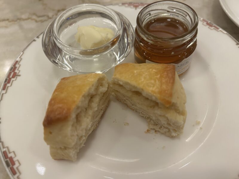 帝国ホテル「ランデブーラウンジ」アフタヌーンティー「ザ・ランデブー」スコーン2