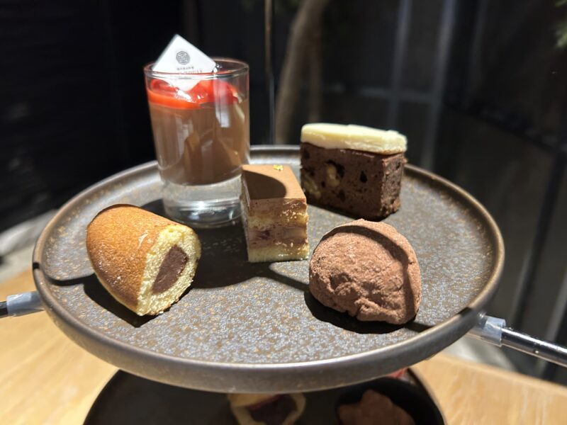 「現代里山料理 ZEN HOUSE」アフタヌーンティー スタンド メニュー１段目 スイーツ