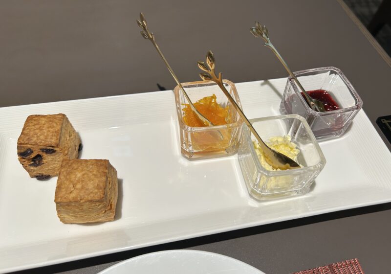 芝パークホテル「ザ ダイニング」アフタヌーンティー スコーン1