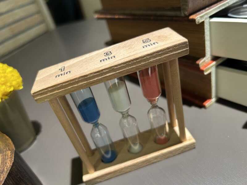 芝パークホテル「ザ ダイニング」アフタヌーンティー 洋書型BOX2