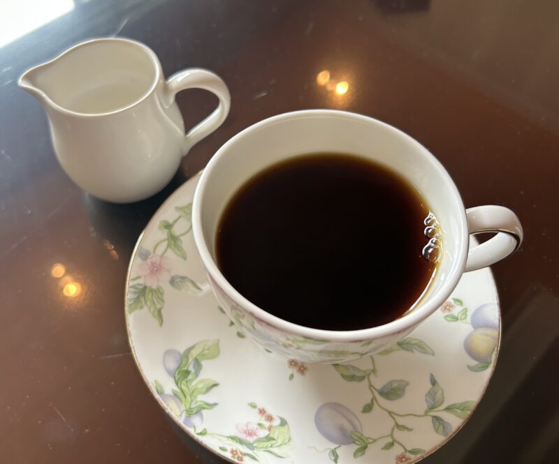 シェラトン都ホテル東京「ロビーラウンジ　バンブー」桜のアフタヌーンティー コーヒー