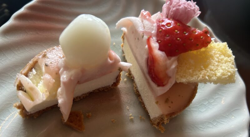 シェラトン都ホテル東京「ロビーラウンジ　バンブー」桜のアフタヌーンティー スペシャルスイーツ