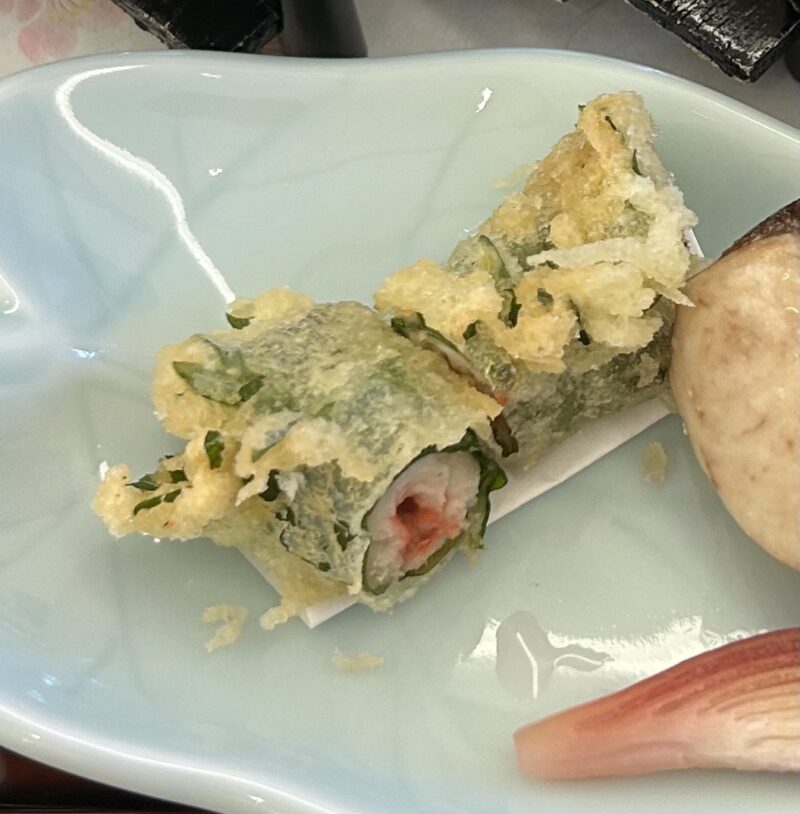 セルリアンタワー東急ホテル「日本料理「Japanese Cuisine 桜丘」のアフタヌーンティー 鶏胸肉の大葉包み揚げ