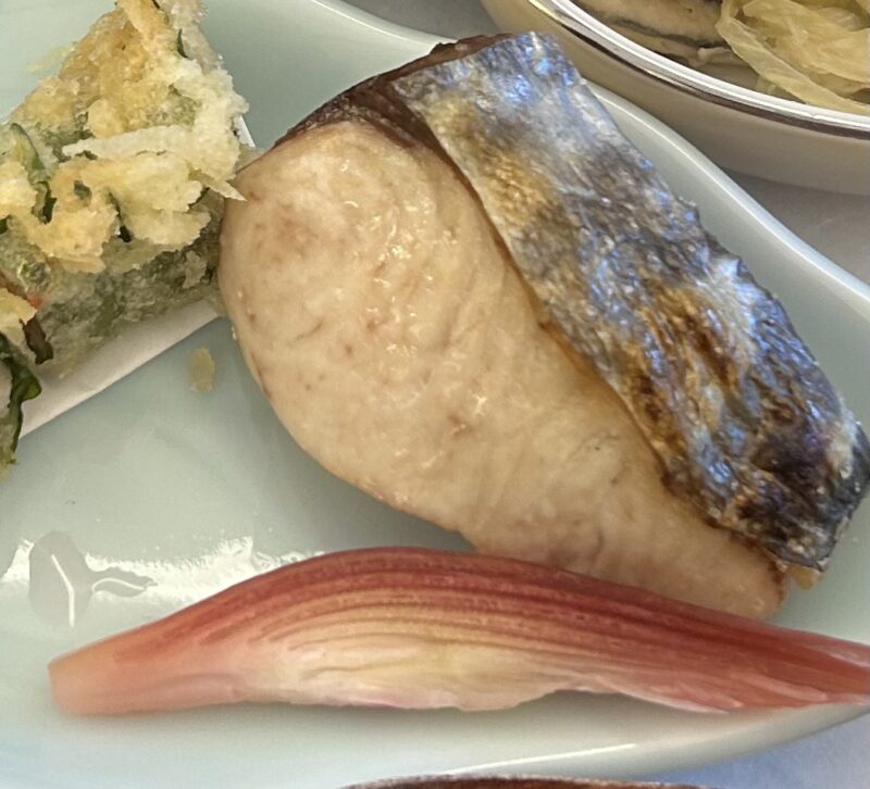 セルリアンタワー東急ホテル「日本料理「Japanese Cuisine 桜丘」のアフタヌーンティー 季節の焼魚　酢取り茗荷