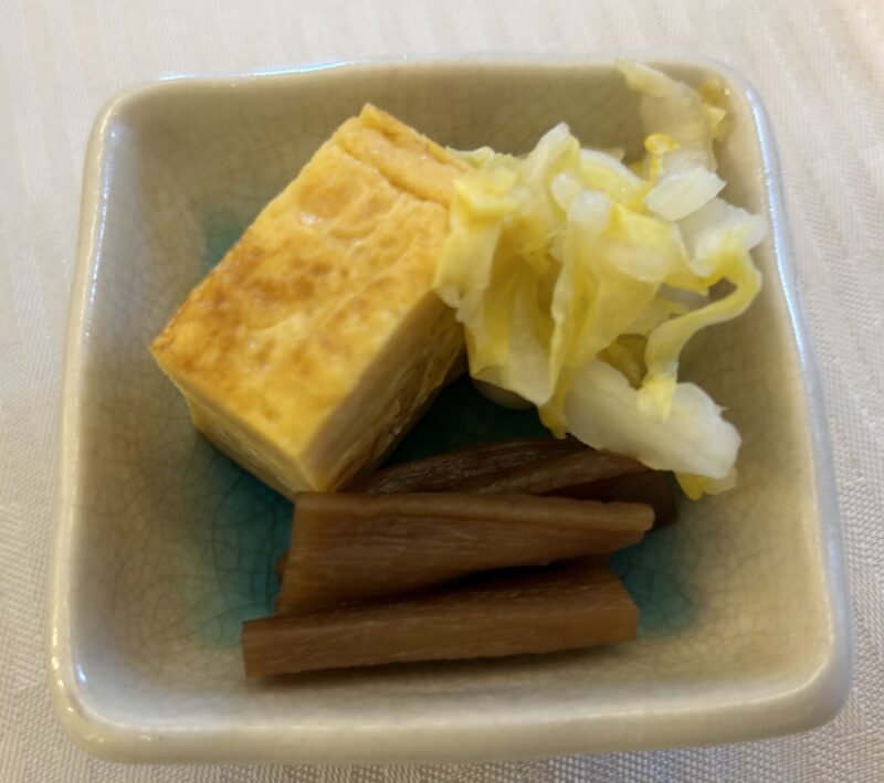 セルリアンタワー東急ホテル「日本料理「Japanese Cuisine 桜丘」のアフタヌーンティー 厚焼き卵、漬物、かんぴょう
