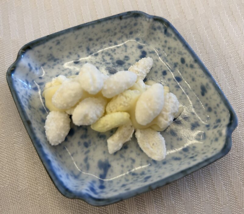 セルリアンタワー東急ホテル「日本料理「Japanese Cuisine 桜丘」のアフタヌーンティー 雛あられチョコ