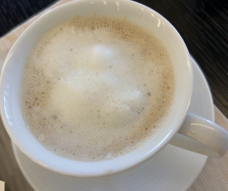 セルリアンタワー東急ホテル「日本料理「Japanese Cuisine 桜丘」のアフタヌーンティー ほうじ茶ラテ