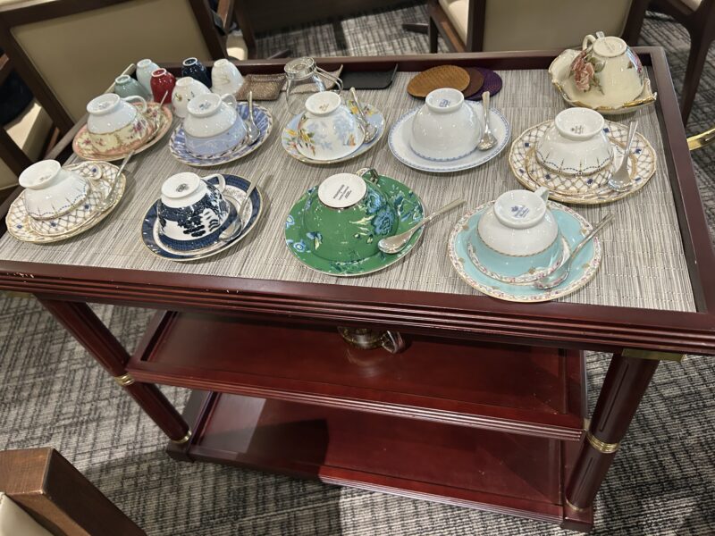 芝パークホテル「ザ ダイニング」アフタヌーンティー カップ