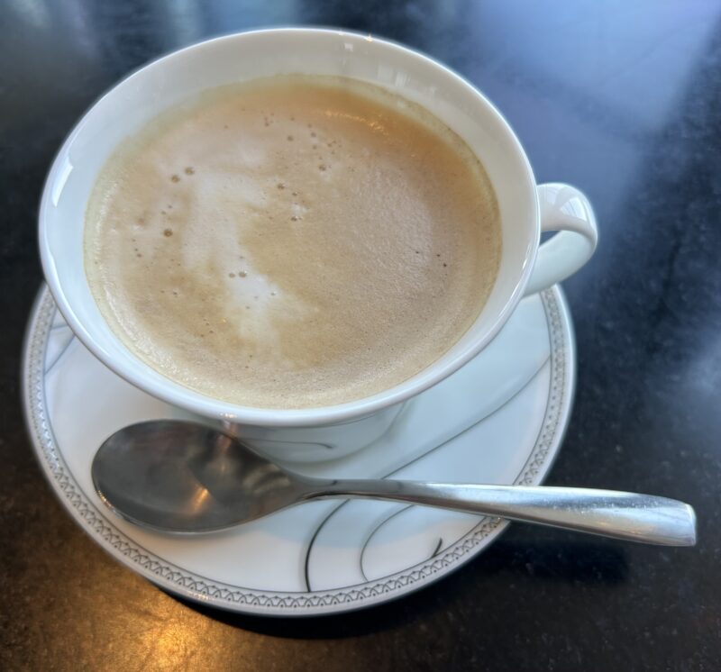 DINING & BAR TABLE 9 TOKYO／品川プリンスホテル「天空のお花見アフタヌーンティー～桜＆いちご～+カフェフリー(時間無制限)」カフェオレ