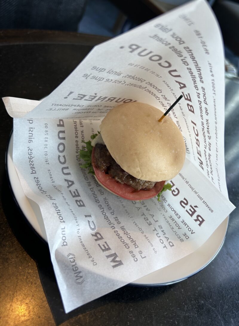 DINING & BAR TABLE 9 TOKYO／品川プリンスホテル「天空のお花見アフタヌーンティー～桜＆いちご～+カフェフリー(時間無制限)」桜のミニハンバーガー