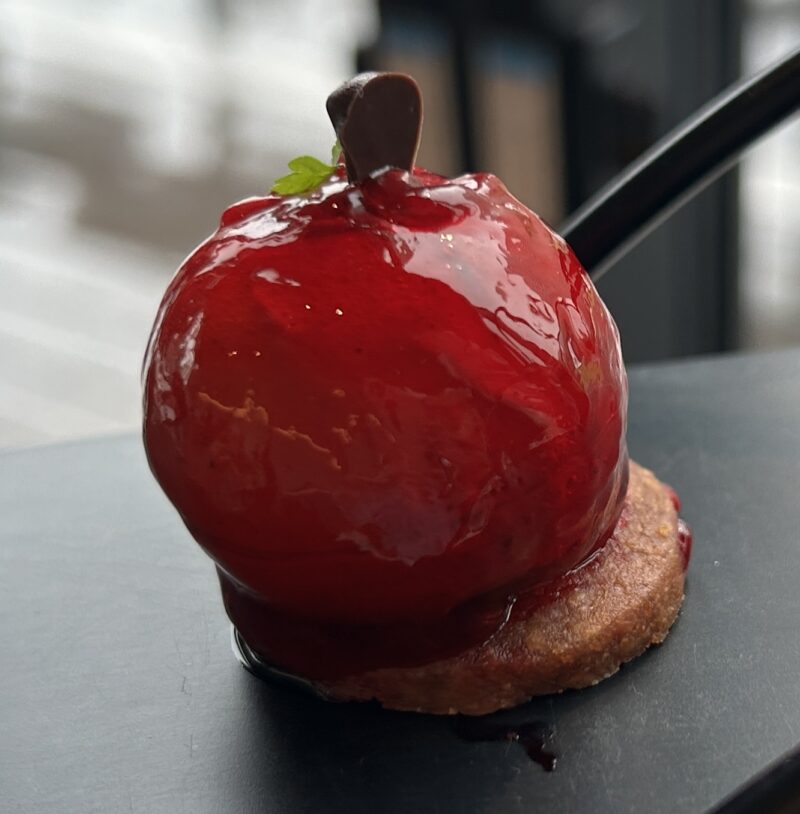 VMG CAFE 九段会館テラス Kudan Kaikan Terrace アフタヌーンティー  紅茶とりんごのムース