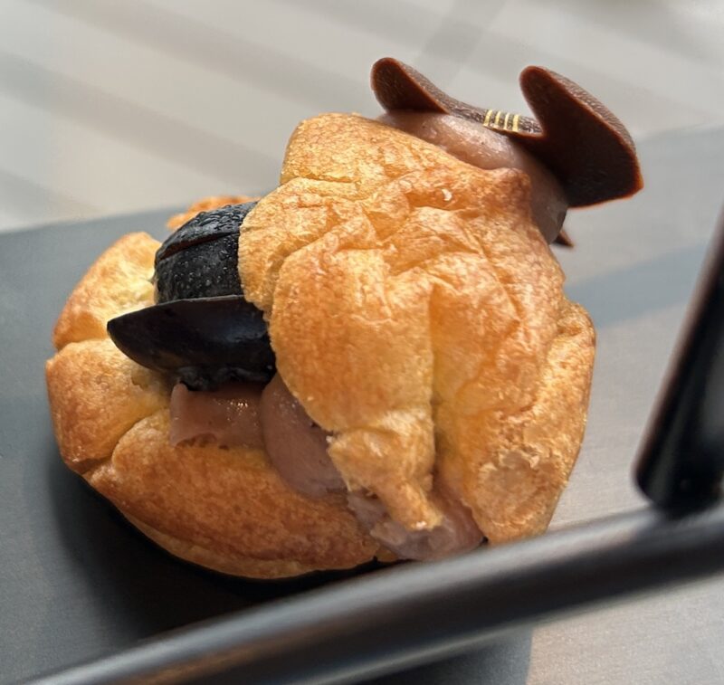 VMG CAFE 九段会館テラス Kudan Kaikan Terrace アフタヌーンティー  紫芋のシュークリーム1