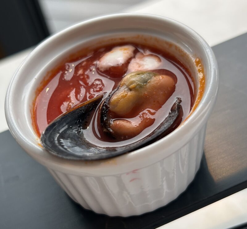 VMG CAFE 九段会館テラス Kudan Kaikan Terrace アフタヌーンティー  魚介のボルシチ